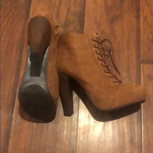 Charlotte Russe Puffin Boots - Picture 2 of 5